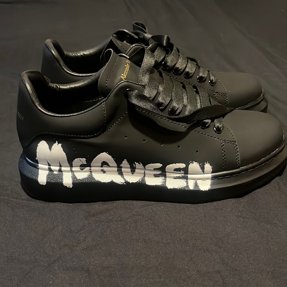 Alexander McQueens Graffiti Black and White Worn Once🚨
